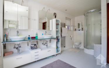 Villa 7.5 Zimmer - image - 8