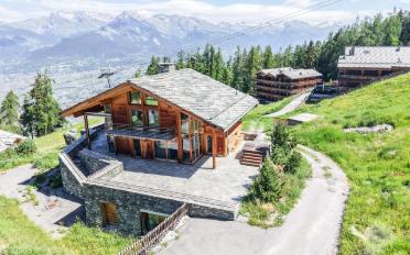 Chalet 7.5 pièces - image - 1