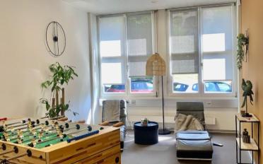 Office - image - 4