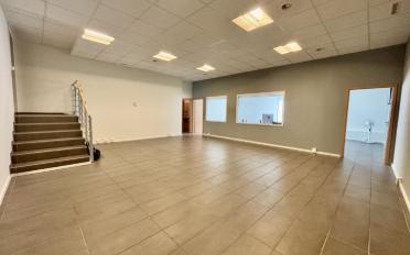 Bureau 3.5 pièces - image - 1