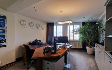 Office - image - 4