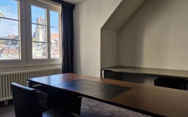 Office - image - 11
