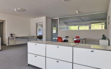 Office - image - 4