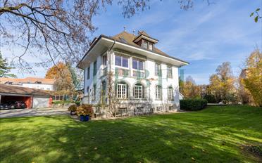 Maison 9 pièces - image - 1
