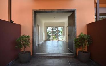 Villa - image - 3