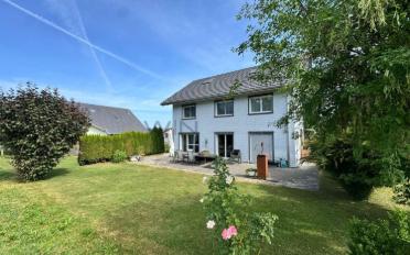 Einfamilienhaus 8.5 Zimmer - image - 1
