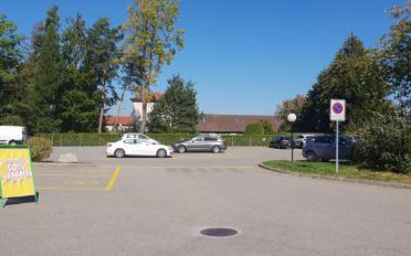 offener Parkplatz - image - 1