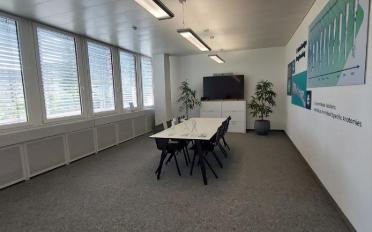 Office - image - 4