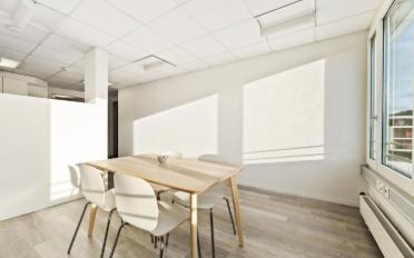 Office - image - 4