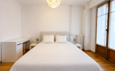 Furnished flat 2 rooms - image - 3
