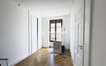 Office - image - 4